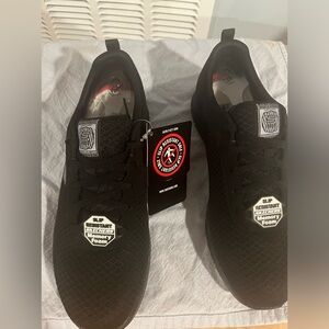 Size 8 slip resistant Skechers